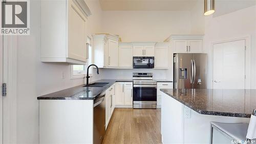 1633 Maple Rose Crescent N, Regina, SK 