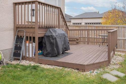 112 Southside Dr, Winnipeg, MB 