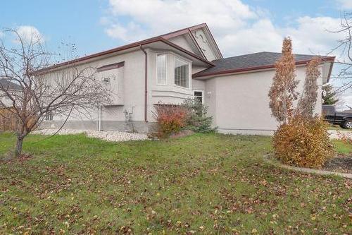112 Southside Dr, Winnipeg, MB 