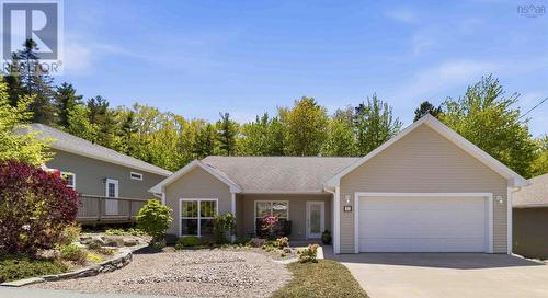 32 Roundhouse Drive  Bridgewater, NS B4V 9A9