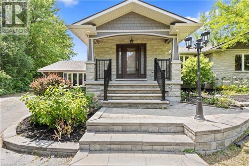 404 Hamilton Drive, Ancaster, ON 