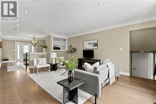 404 Hamilton Drive, Ancaster, ON 