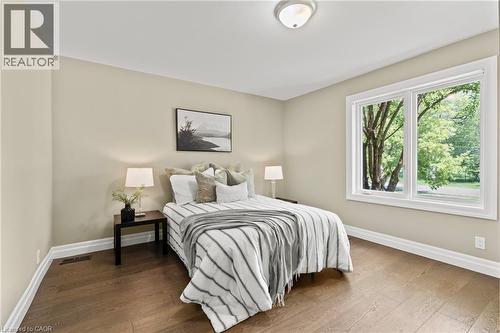 404 Hamilton Drive, Ancaster, ON 