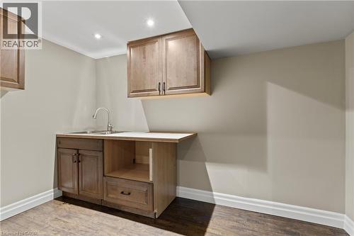 404 Hamilton Drive, Ancaster, ON 