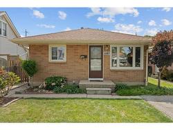 1121 PARTINGTON Windsor, ON N9B 2P3