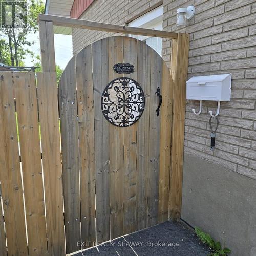 Fenced Back Yar - 320 Balmoral Avenue, Cornwall, ON 