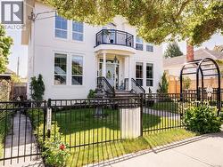 127 Wellington Ave  Victoria, BC V8V 4H8