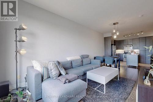 810 - 325 South Park Road, Markham, ON 