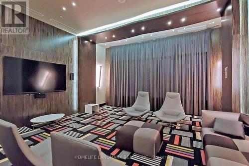 810 - 325 South Park Road, Markham, ON 