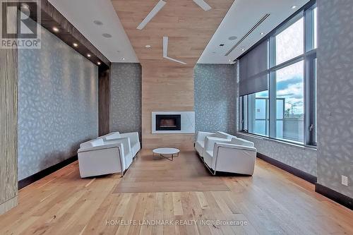 810 - 325 South Park Road, Markham, ON 