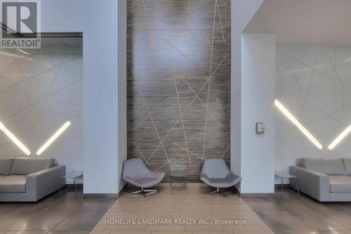 810 - 325 South Park Road, Markham, ON 