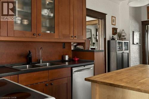 111 Spadina Avenue, Hamilton, ON 