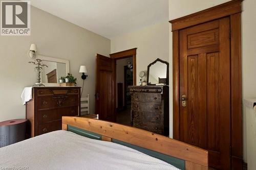 111 Spadina Avenue, Hamilton, ON 