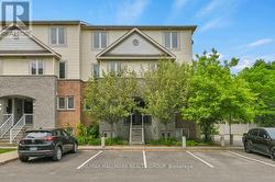39 STRATHAVEN PRIVATE  Ottawa, ON K1J 1K7