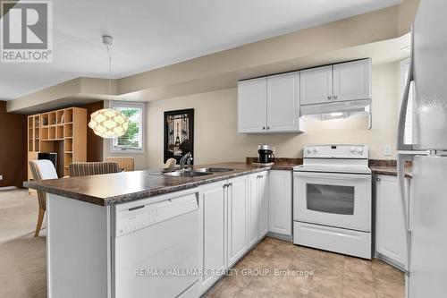 Great entertaining space. - 39 Strathaven Private, Ottawa, ON 