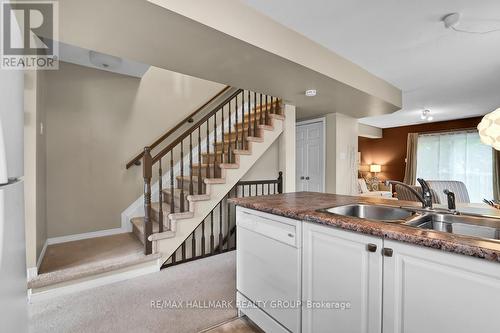 39 Strathaven Private, Ottawa, ON 