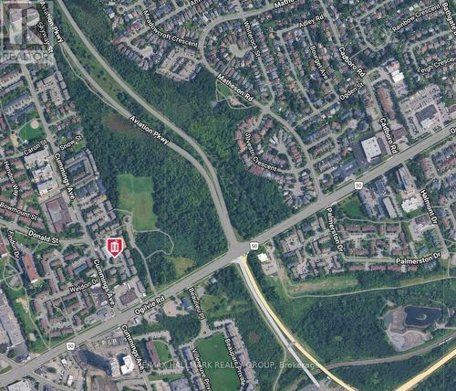 Premium location with private entrance to park. - 39 Strathaven Private, Ottawa, ON 