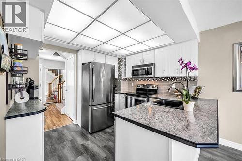 732 Bennett Crescent, Oshawa, ON - Indoor Photo Showing Kitchen With Upgraded Kitchen