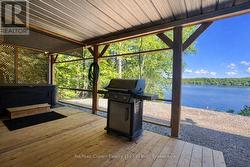 Covered Lower Deck/patio w/Hot Tub - 