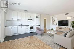 407 - 95 LAWTON BOULEVARD  Toronto, ON M4V 1Z8