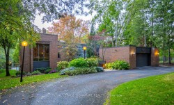 18 Old English Lane  Markham, ON L3T 2T9