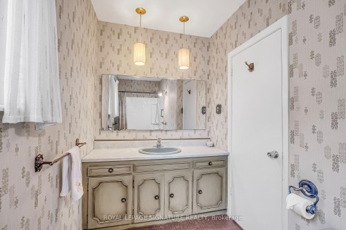 34 Addison Crescent, Toronto, ON 