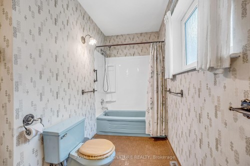 34 Addison Crescent, Toronto, ON 