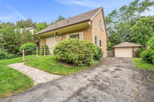 34 Addison Crescent, Toronto, ON 
