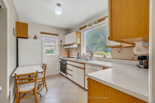 34 Addison Crescent, Toronto, ON 