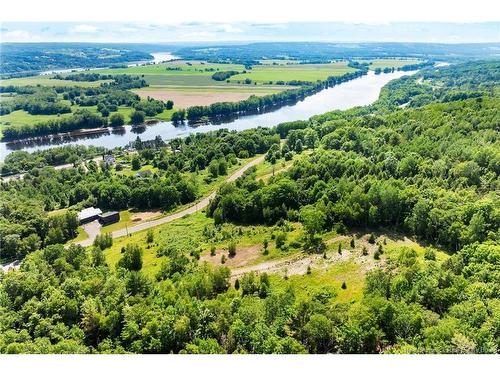 Na Grand Pass Crt, Douglas, NB 