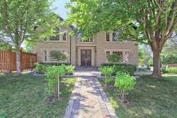 646 Brooker Ridge  Newmarket, ON L3X 1V7