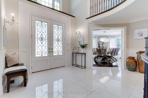 646 Brooker Ridge, Newmarket, ON 