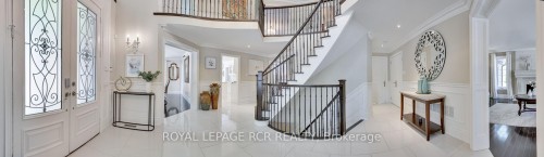 646 Brooker Ridge, Newmarket, ON 