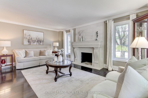 646 Brooker Ridge, Newmarket, ON 