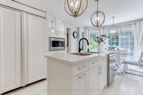 646 Brooker Ridge, Newmarket, ON 
