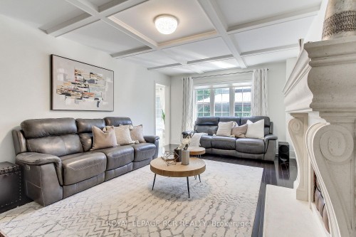 646 Brooker Ridge, Newmarket, ON 
