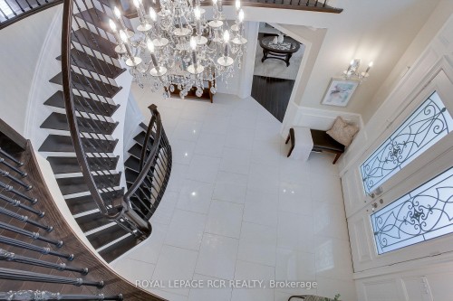 646 Brooker Ridge, Newmarket, ON 