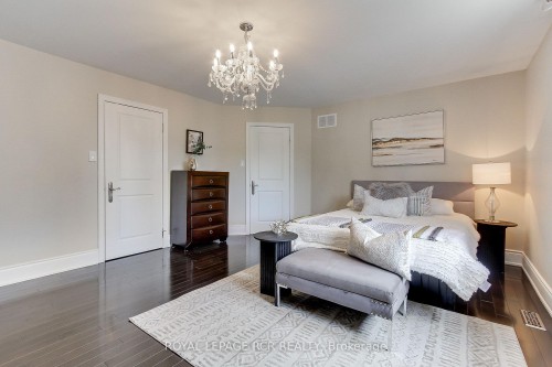 646 Brooker Ridge, Newmarket, ON 
