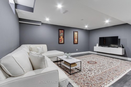 646 Brooker Ridge, Newmarket, ON 