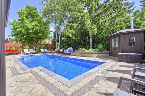 646 Brooker Ridge, Newmarket, ON 