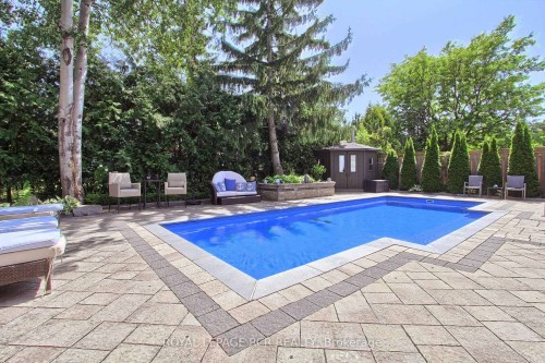646 Brooker Ridge, Newmarket, ON 