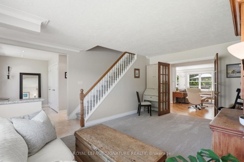 48 Tower Drive, Toronto, ON - Indoor Photo Showing Living Room
