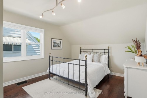48 Tower Drive, Toronto, ON - Indoor Photo Showing Bedroom