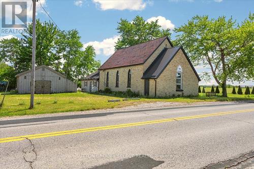 8833 Confederation Line, Warwick, ON 