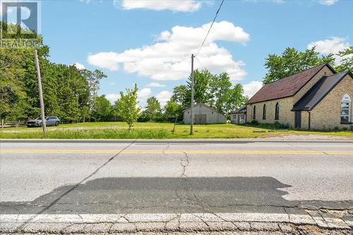 8833 Confederation Line, Warwick, ON 