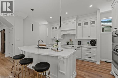 192 Victoria Avenue N, Hamilton, ON 