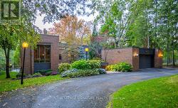 18 OLD ENGLISH LANE Markham, ON L3T 2T9