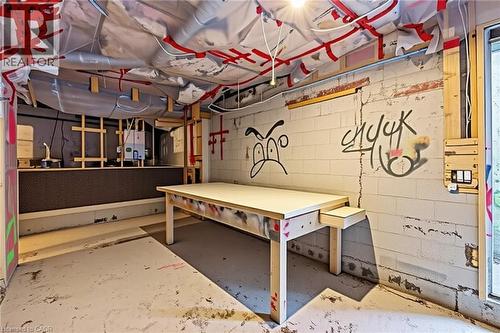 54 E Chestnut Street E, St. Catharines, ON - Indoor Photo Showing Other Room