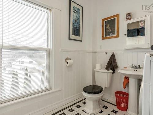 10352 1 Highway, Paradise, NS 