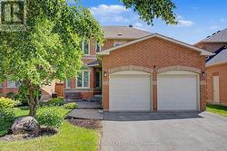 9 HAMMERSTONE CRESCENT  Vaughan, ON L4J 8B5